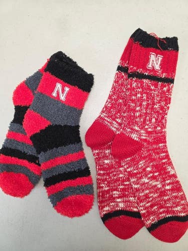 ST4 Mens NCAA NEBRASKA CORNHUSKERS Crew Socks Lot of 2 Pair LARGE New