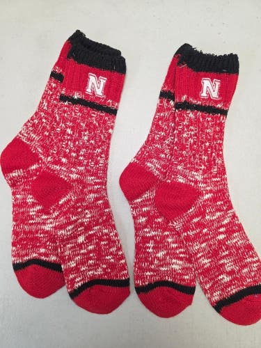 ST9 Mens NCAA NEBRASKA CORNHUSKERS Crew Socks Lot of 2 Pair LARGE New