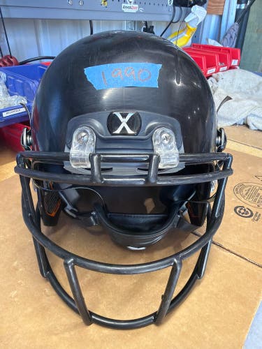 USED XENITH X2E+ YOUTH FOOTBALL HELMET - MEDIUM - BLACK