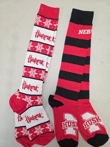 ST8 Mens NCAA NEBRASKA CORNHUSKERS Crew Socks Lot of 2 Pair MEDIUM New