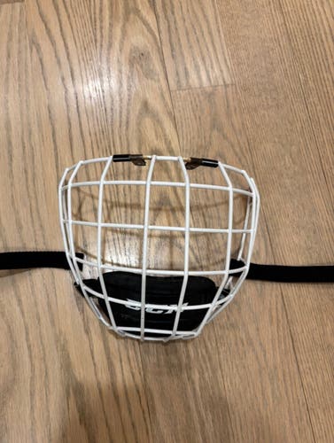 Medium CCM FM580 Full Cage (Used lightly )