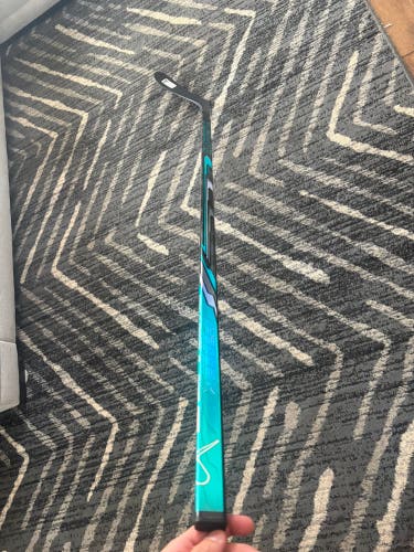 New Bauer fuse Left Handed P28 77 Flex
