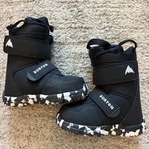 Kid's Burton Mini Grom Snowboard Boots | 11C (Used)