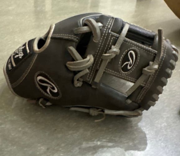 Rawlings Heart of the Hide Wing Tip RH Infield Baseball Glove 11.75" (Used)