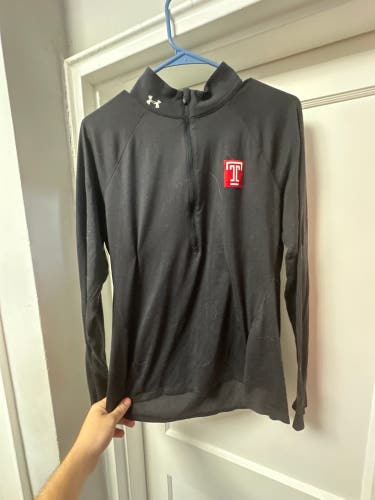 Black Men's temple college Large Under Armour 
Quarter zip (Used)