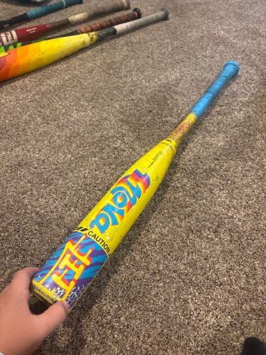 2026 Victus Nova Lit Composite USSSA Certified Bat (-5) 25 oz 30" (Used)