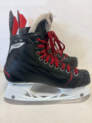 Black CCM RBZ Hockey Skates Regular Width Size 5 (Used)