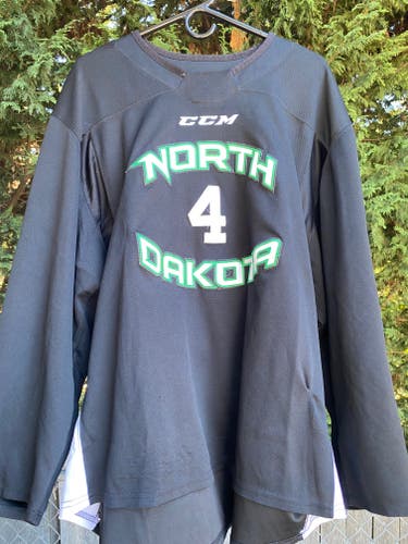 Black XL Men's CCM Jersey (Used)