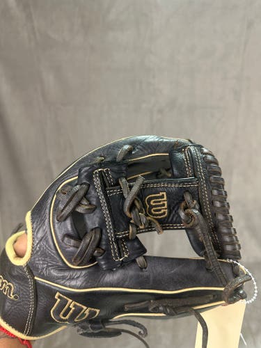 Black Wilson A1000 RH Infield Baseball Glove 11.5" (Used)