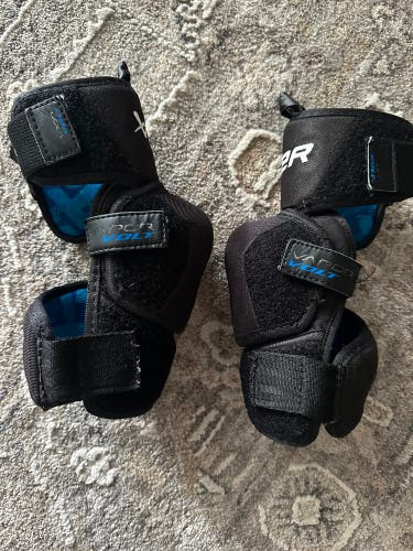 Junior Medium Bauer Vapor Volt Elbow Pads (Used)