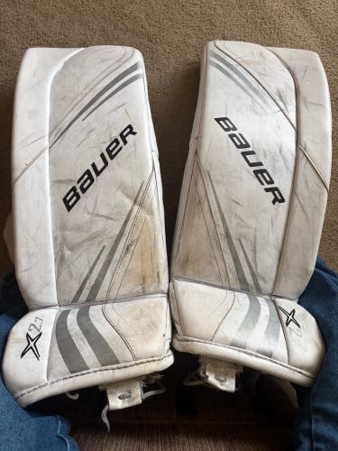 Medium Bauer Vapor X2.7 Goalie Leg Pads (Used)