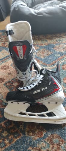 2026 Bauer Flylite 40 Hockey Skates Extra Wide Width Size 3 (Used)