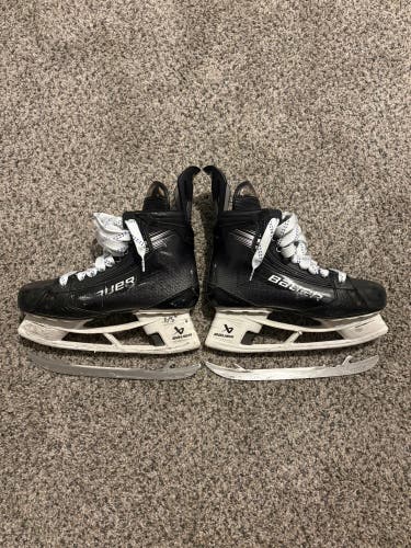 Used Bauer Vapor Custom Blackout Hyperlite 2 Skates Size 7 Fit 2