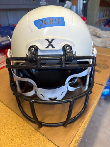 USED XENITH X2E+ YOUTH FOOTBALL HELMET - LARGE - WHITE