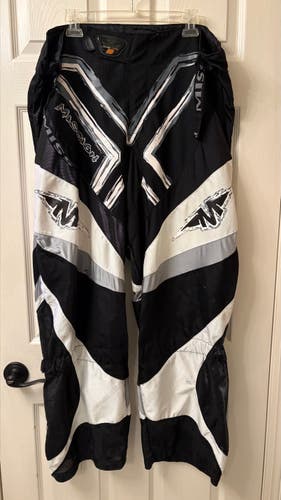 Mission Wicked 3 Inline Pants | Senior Large | Black with White/Silver (Used)
