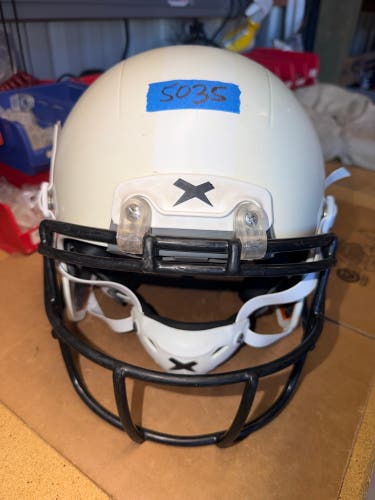 USED XENITH X2E+ YOUTH FOOTBALL HELMET - LARGE - WHITE