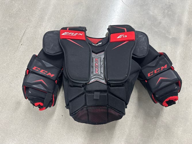 Small / Medium CCM Extreme Flex Shield E1.9 Goalie Chest Protector (Used)