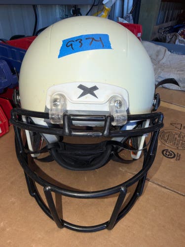 USED XENITH X2E+ YOUTH FOOTBALL HELMET - LARGE - WHITE