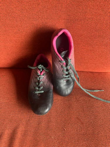 Pink Women's 1.5Y (Big Kids / Youth) DSG Molded Cleats Cleats (Used)