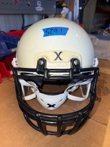 USED XENITH X2E+ YOUTH FOOTBALL HELMET - LARGE - WHITE