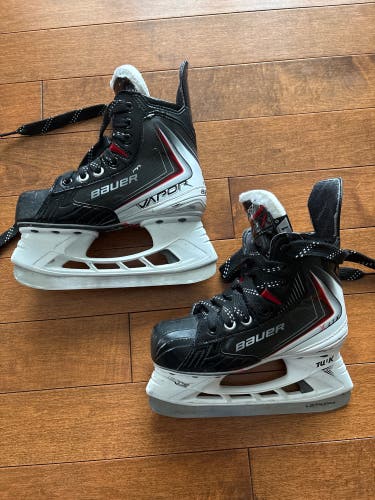 Bauer Vapor XLTX Hockey Skates Regular Width Size 1 (Used)