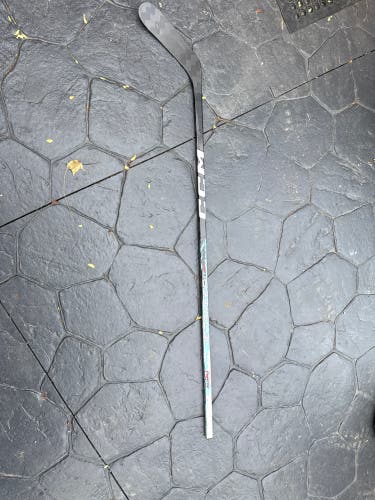 Intermediate CCM Jetspeed ft9 pro Left Hand Hockey Stick P28 65 Flex (Used)