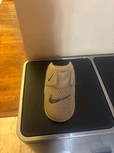 White Senior Nike Elbow Protection (Used)