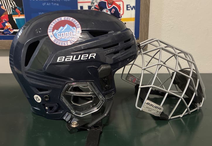 Small Bauer Re-Akt 85 Helmet (Used)
