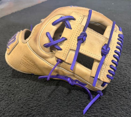 Marucci Cypress Series RH Baseball Glove 11.5" (Used)