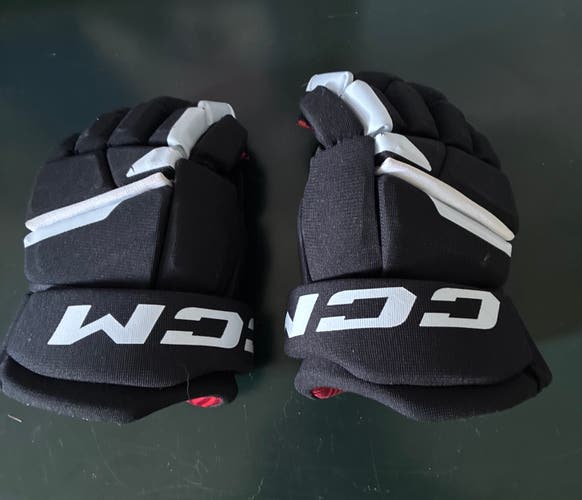 CCM Next Gloves 11" (Used)