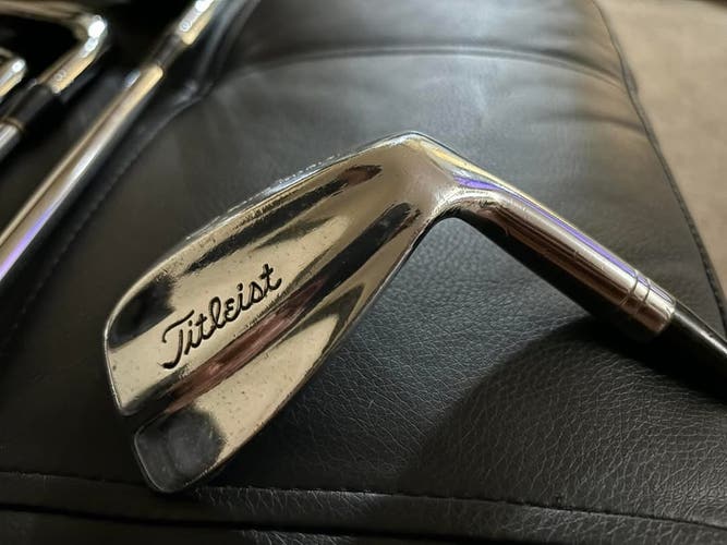 Men's Titleist Vintage Tour Model Right Handed Iron Set Stiff Flex 9 Pieces (Used)