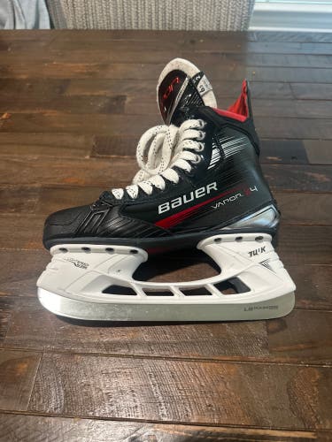 2023 Bauer Vapor X4 Hockey Skates 6.5 (New)