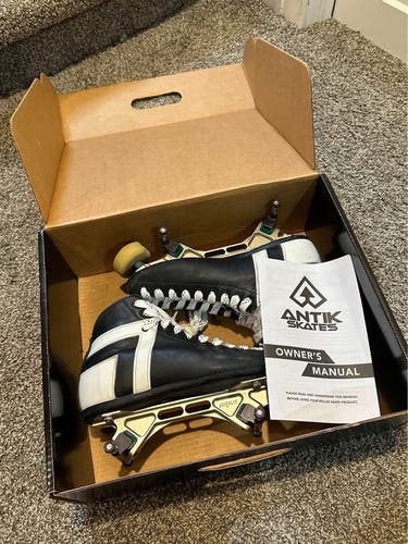 Antik AR-2 Roller Derby Skates