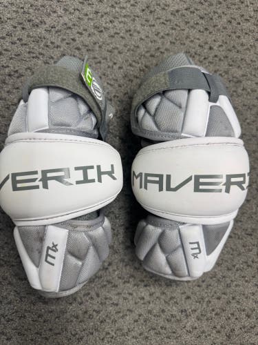 Small Adult Maverik MX Arm Pads (Used)