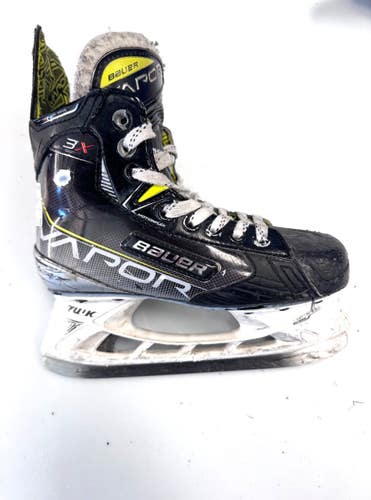 Used Bauer 3X VAPOR Junior Hockey Skate Junior 03 11860-S000315814
