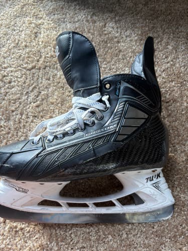Black 2025 True Pro Custom Hockey Skates Narrow Width Pro Stock 9 (Used)