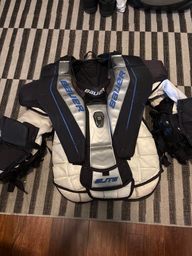 Medium Bauer Elite Goalie Chest Protector (Used)