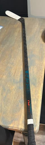 Junior CCM Vizion Left Hand Hockey Stick P28 40 Flex (Used)