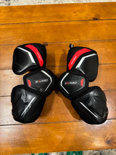 Senior Medium Bauer Vapor 3X Pro Elbow Pads (Used)