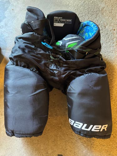 Youth Medium Bauer Supreme Mach Hockey Pants (Used)