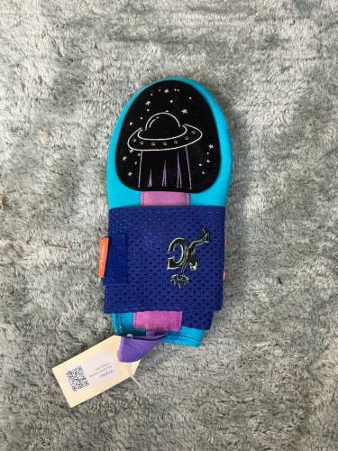 Absolutely Ridiculous Sliding Mitt