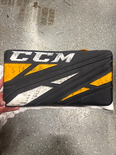 CCM EFlex 4 Regular Pro Stock (Used)