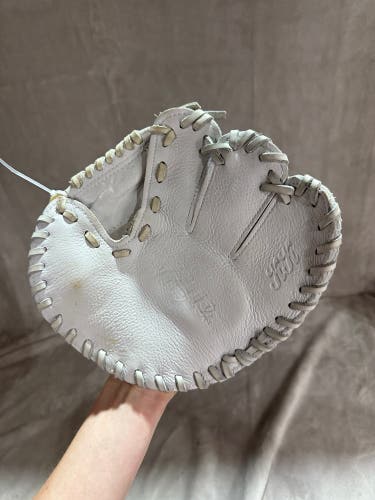 White Other RH Outfield Baseball Glove 10" (Used)