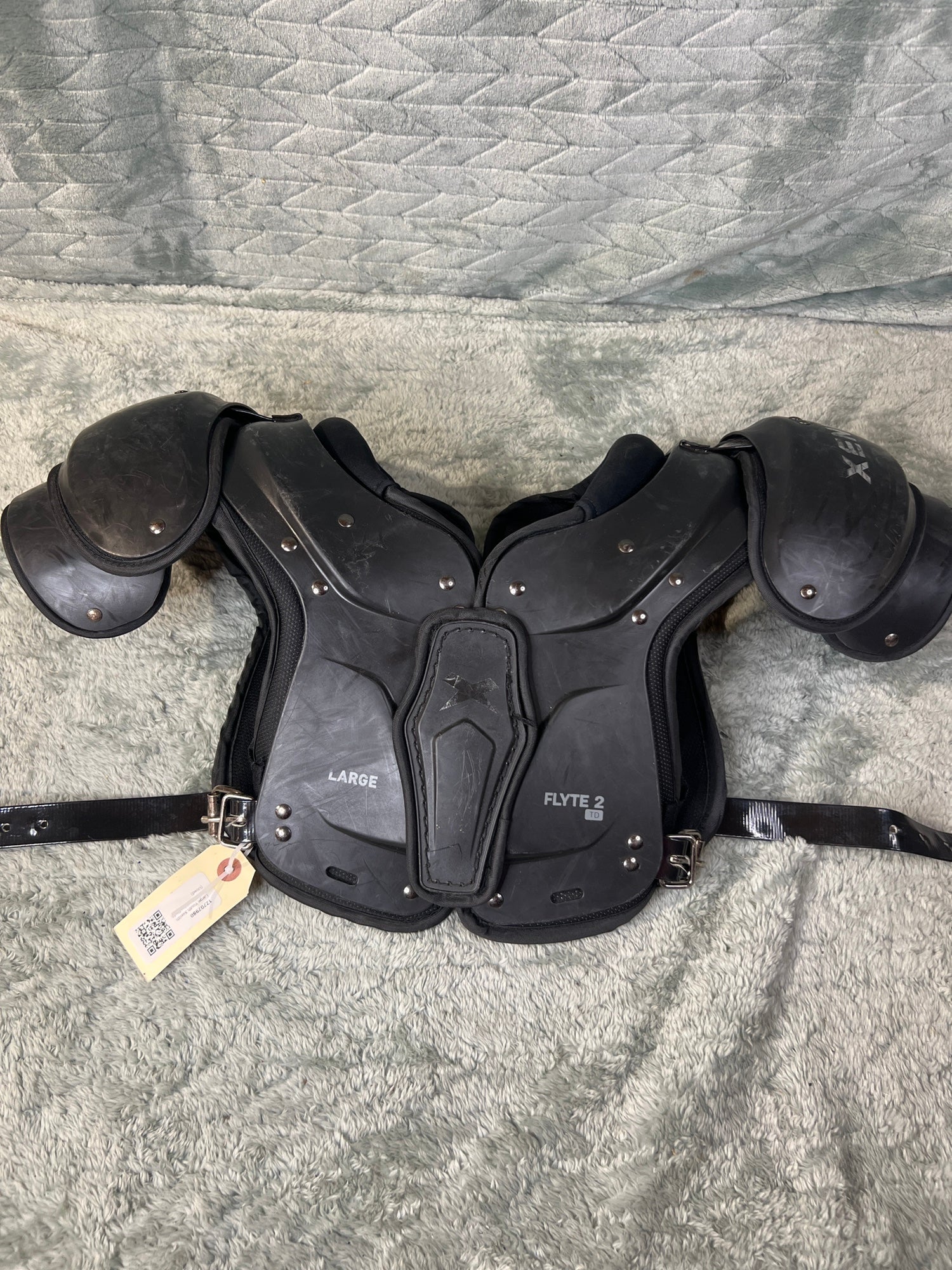 【はま様購入予約済】XENITH PRO7 SKILL ショルダーパッド Xenith Pro Skill Shoulder Pads | New and Used on SidelineSwap