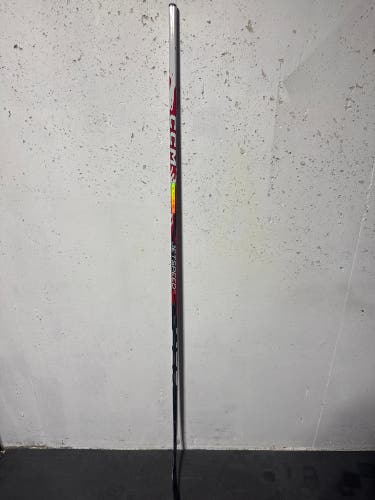 Senior CCM JetSpeed FT9 Pro Right Handed Hockey Stick P28 75 Flex - Red (New)