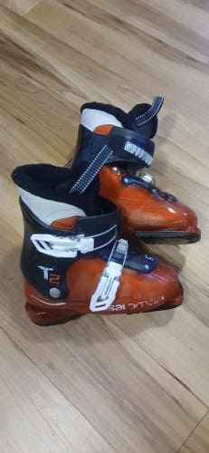 Salomon T2 Kids Ski Boots - Size 1 / Mondo 19 Used