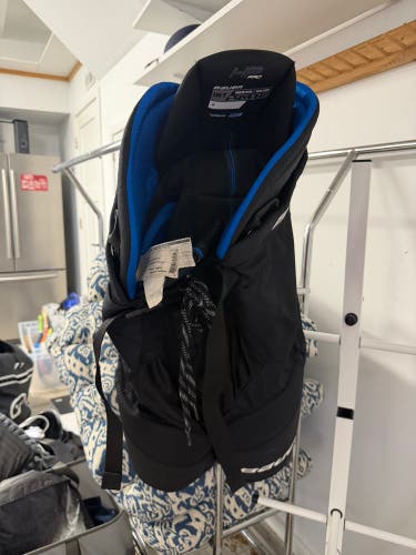 Intermediate Medium Bauer HP Pro Hockey Pants (Used)
