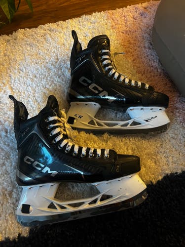 2024 CCM Tacks XF Pro Hockey Skates Regular Width 9 (Used)