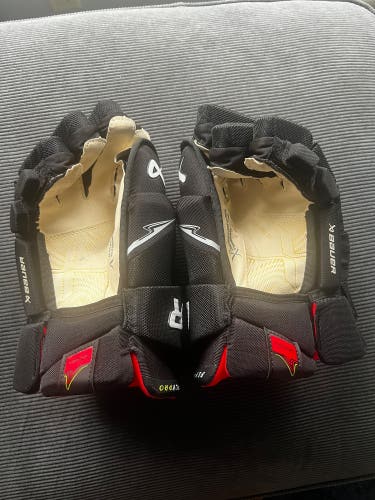 Bauer Vapor Flypro Gloves 15" (New)