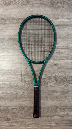 Wilson Blade Pro 98 V9 (18x20) | Gripsize 4 1/4 | Great Condition
